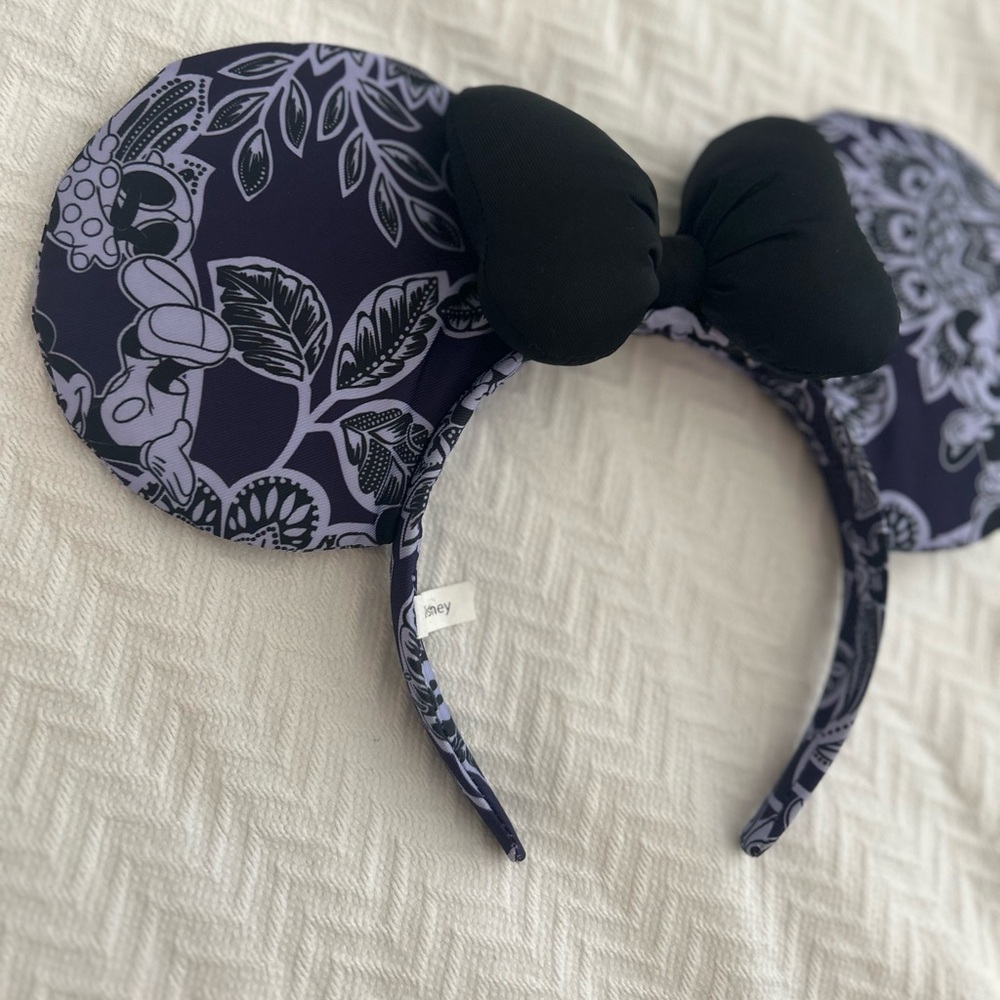 Vera Bradley Disney Minnie Mouse Ears Purple - Picture 2 of 5